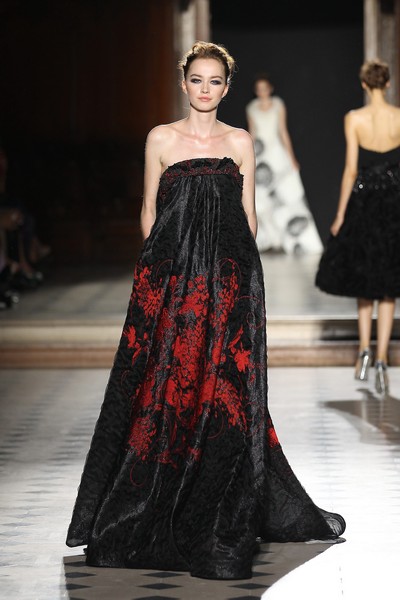 Tony Ward Fall Winter 2015-2016 Fashion Show